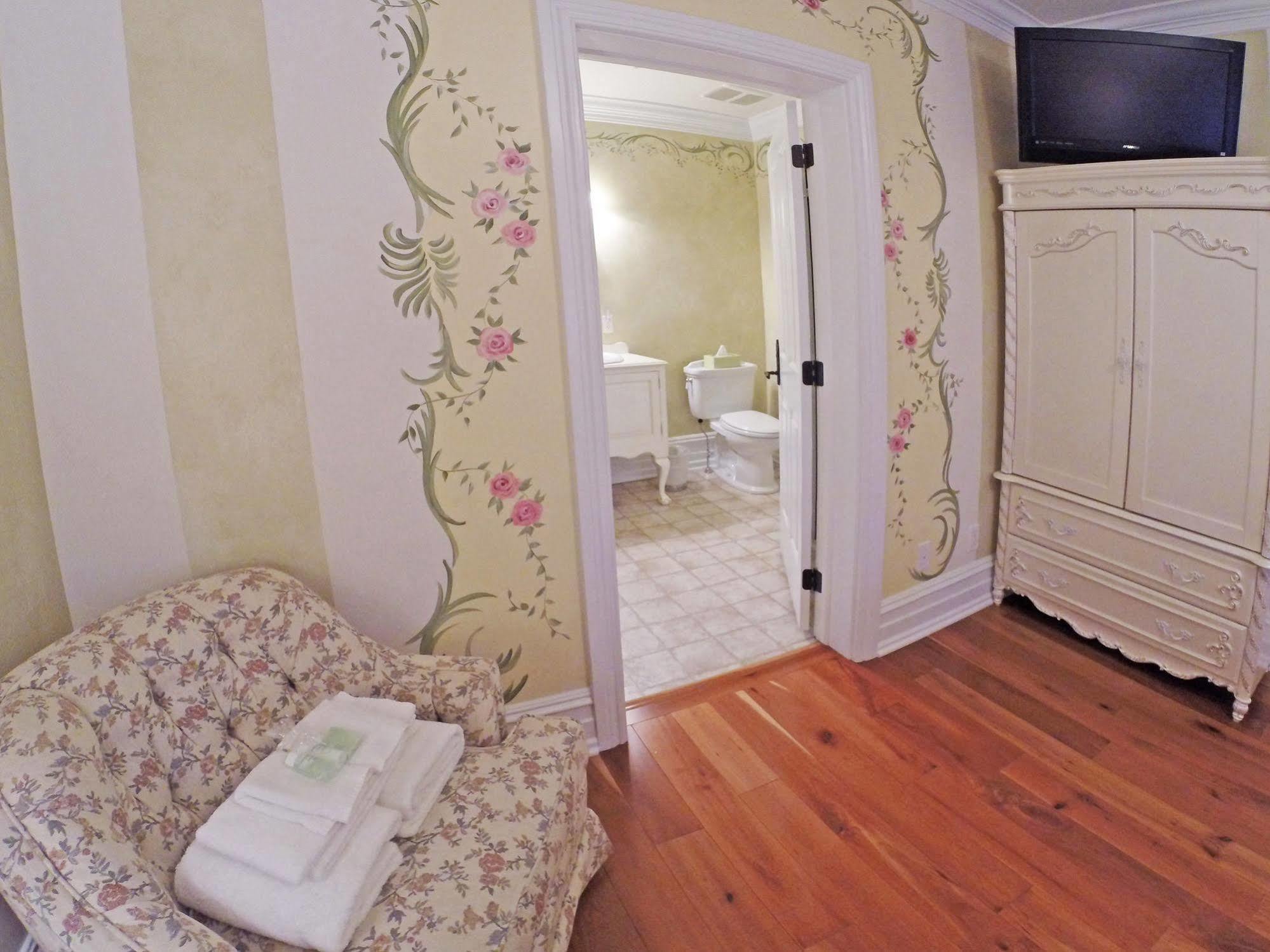 Hotel Main Street 2*
