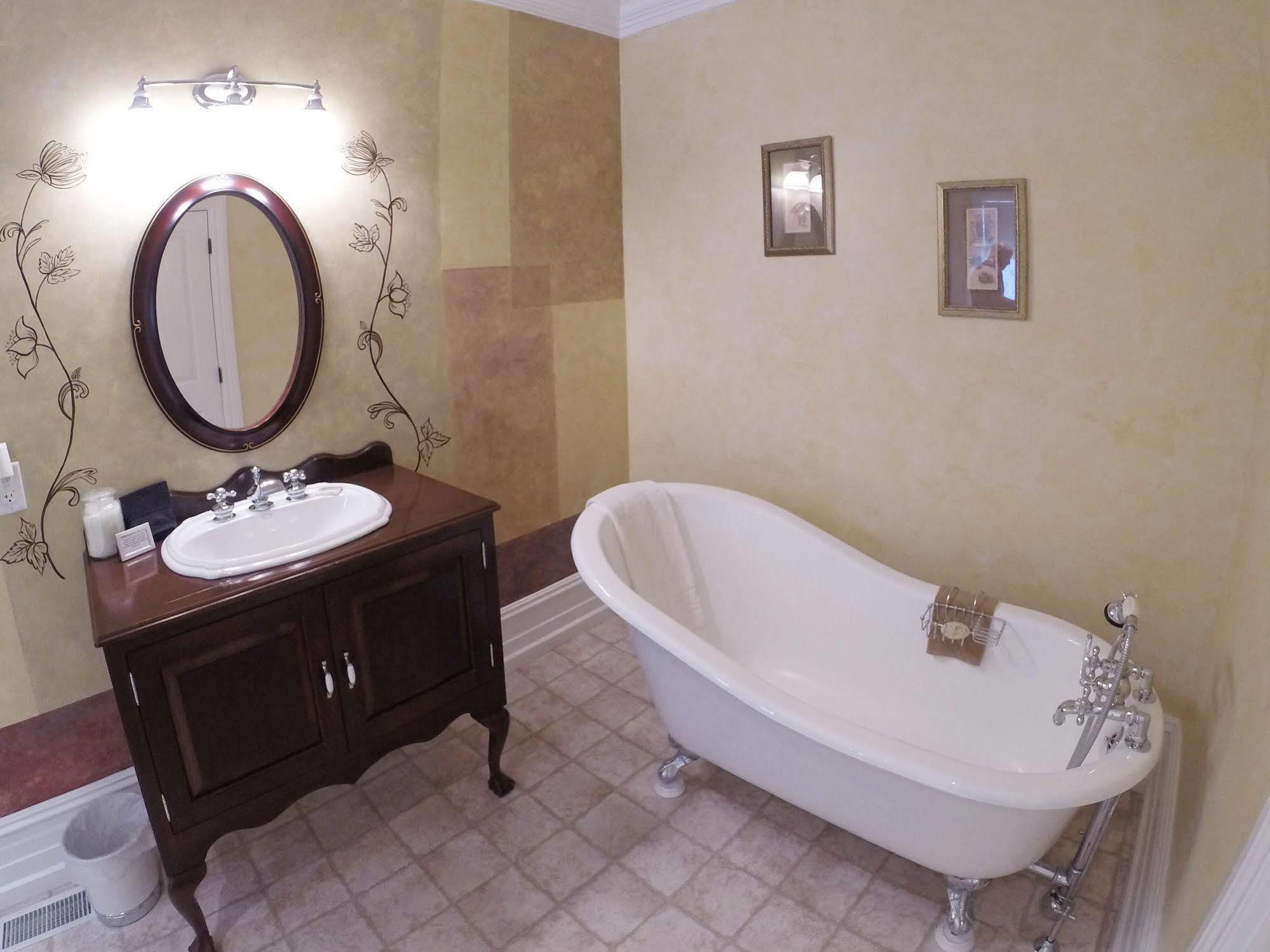 Main Street Hotel 2*
